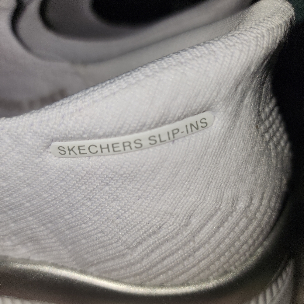 Skechers Hands Free White w/ Silver Slip-Ins with Air Cooled Memory Foam Insoles - Picture 5 of 8